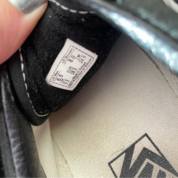 Vans Old Skool + Classic Slip-On (W 8/M 6.5) - Picture 4 of 4